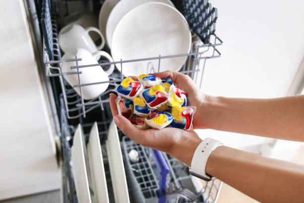 Фото Как экономно мыть посуду в посудомоечной машине