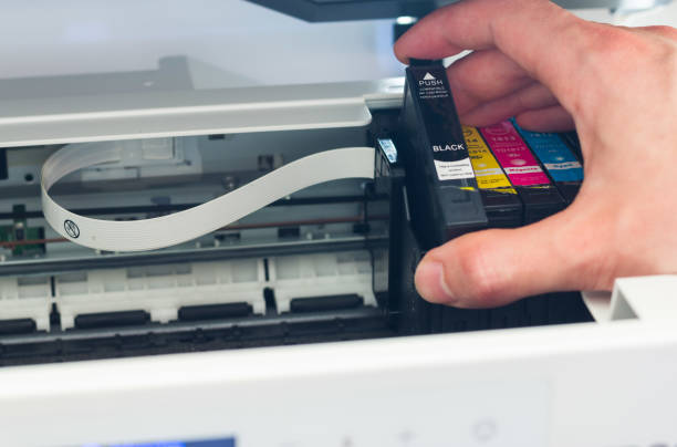 Фото ремонт оргтехники - замена картриджа в струйном принтере